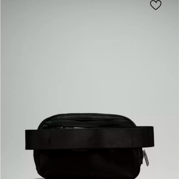 Lululemon Everywhere Belt Bag Rainbow Logo O/S Black NEW - Picture 2 of 10